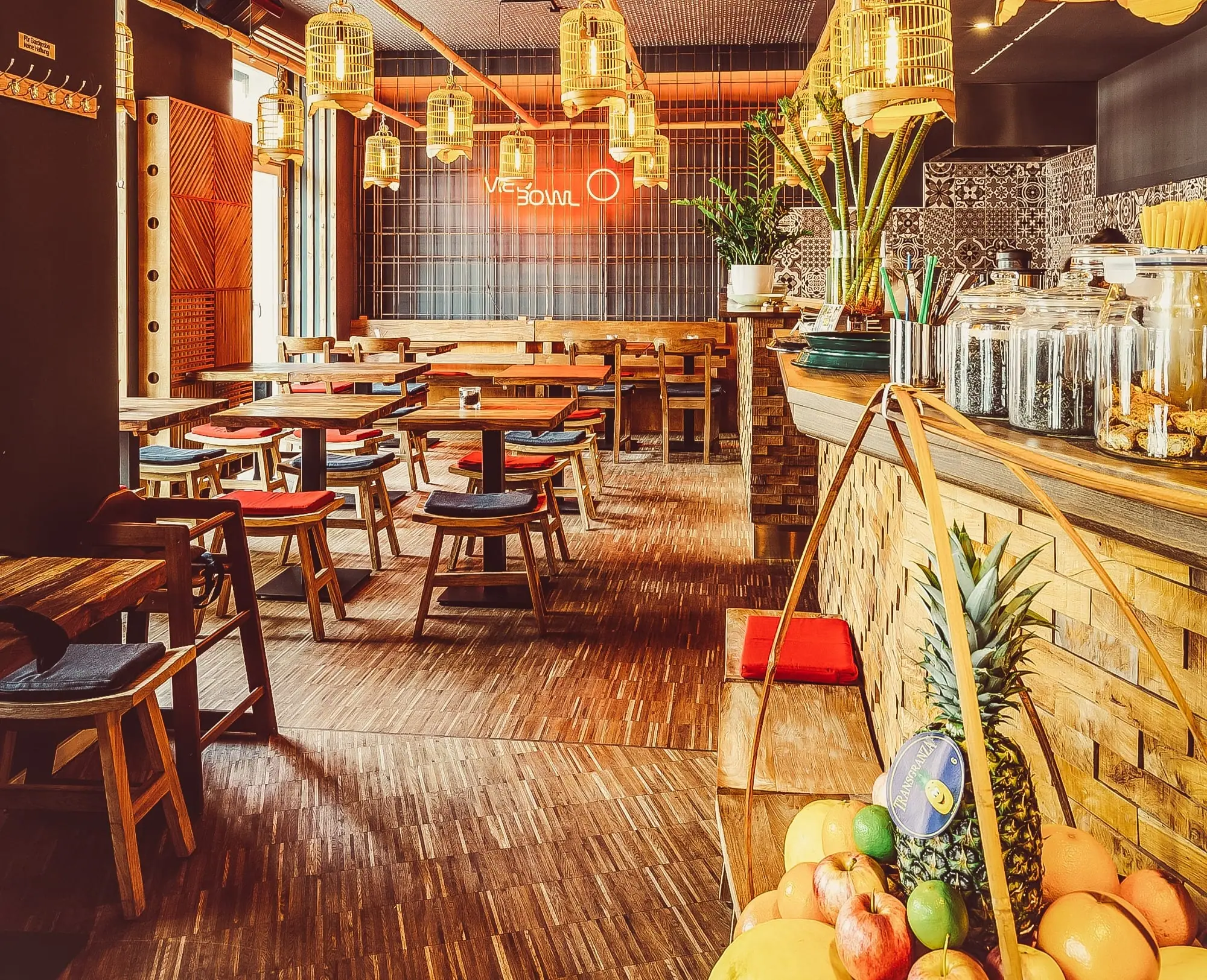 VietBowl Böhmischer Platz — dining room